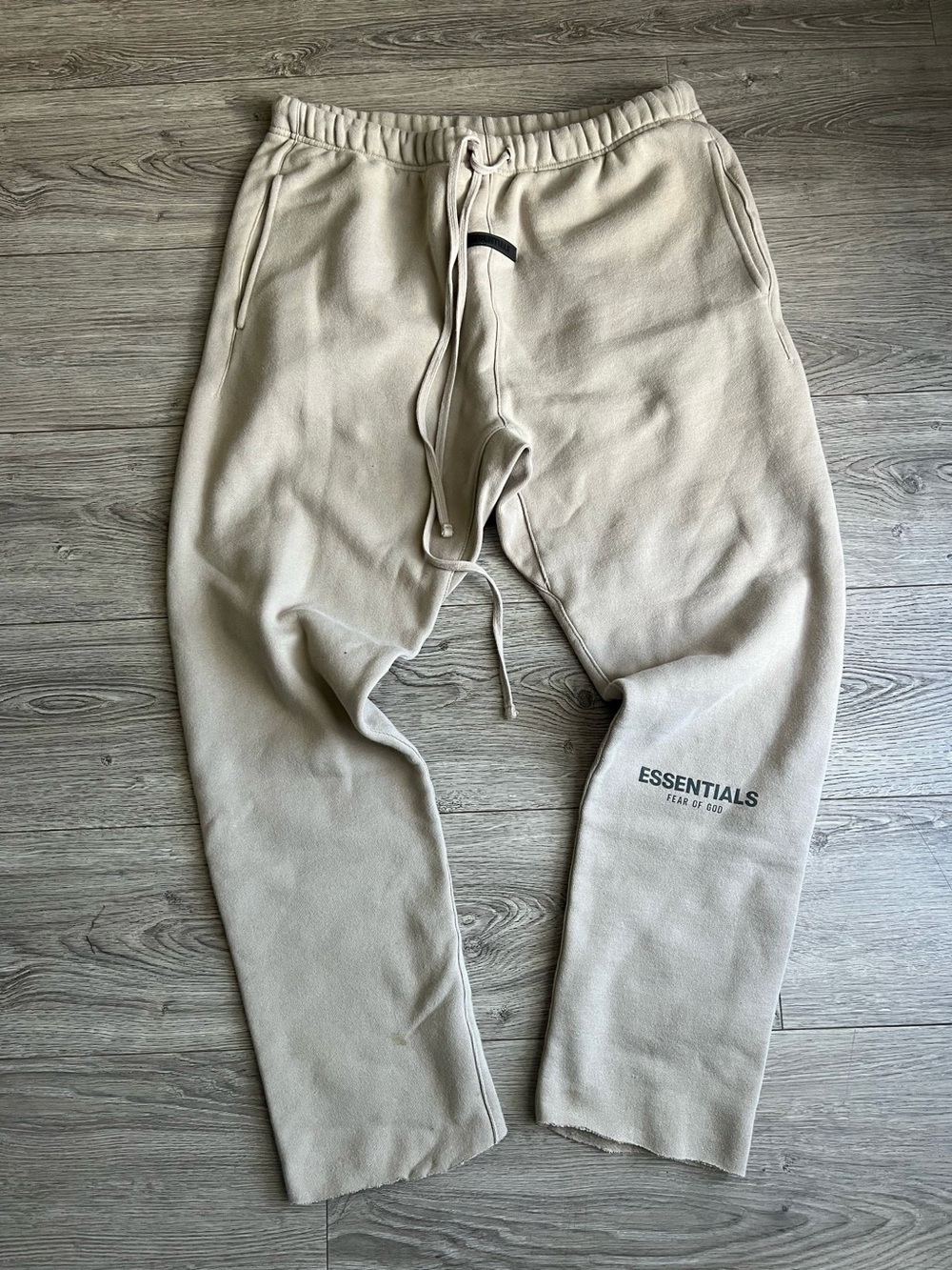 Fear Of God Essentials Cropped Sweatpants Cement Size L(8)